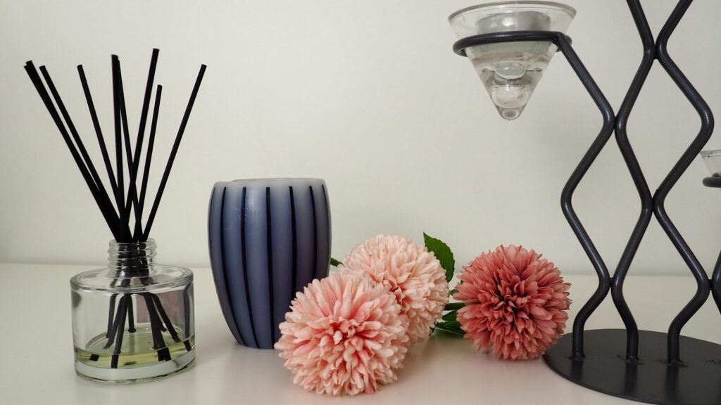 Diffuser for fresh fragrance in house