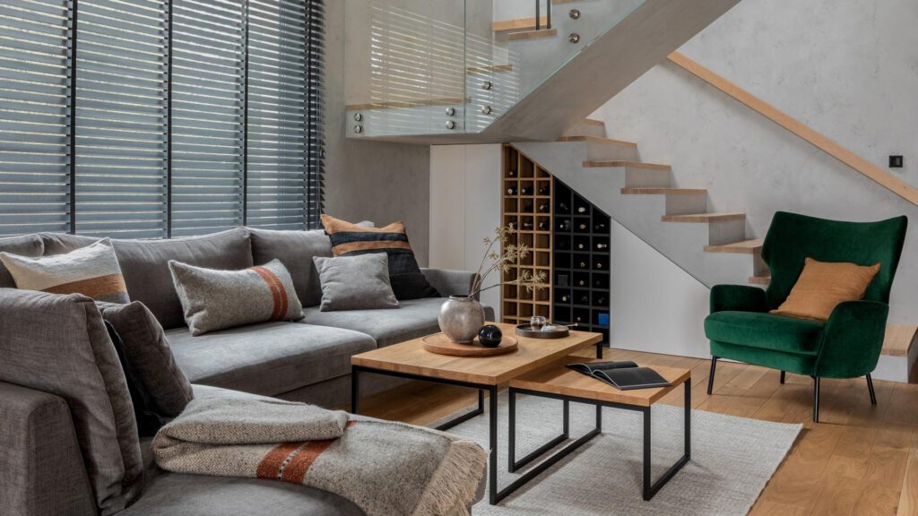 Decorating House with tables and cushions to ensure a pleasant atmosphere in your house.