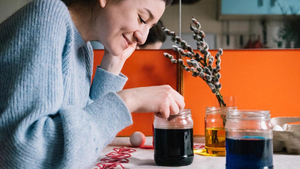 Coloring melted wax with mica powder safe in candles